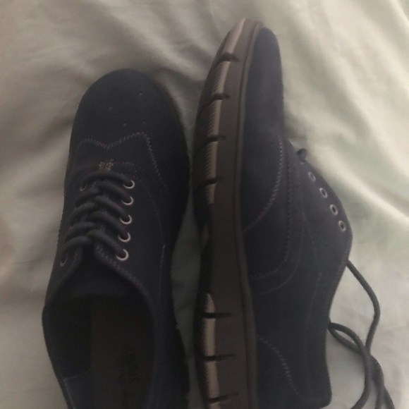 Blue Suede Shoes!! - Picture 3 of 3